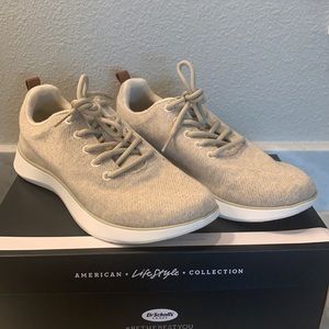 Dr. Scholl’s Freestep Women’s Tennis Shoes (Oyster color)